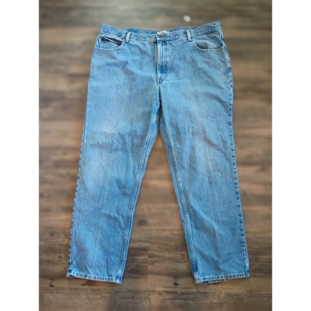 LL Bean Classic Fit Jeans Mens 44x32 Medium Wash Blue Denim Straight Leg